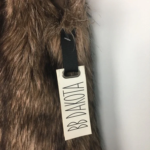 BB Dakota Gold Metal Studs Faux Leather Brown Faux Fur Vest Pockets Small NWT - Picture 13 of 16